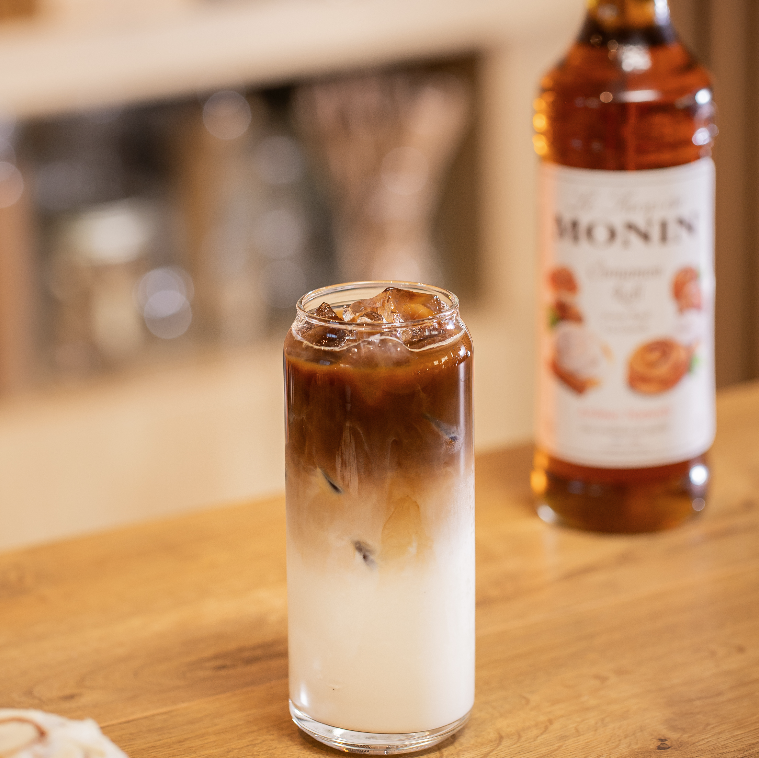 Cold Brew Latte Roulé à la Cannelle - MONIN 1912 
